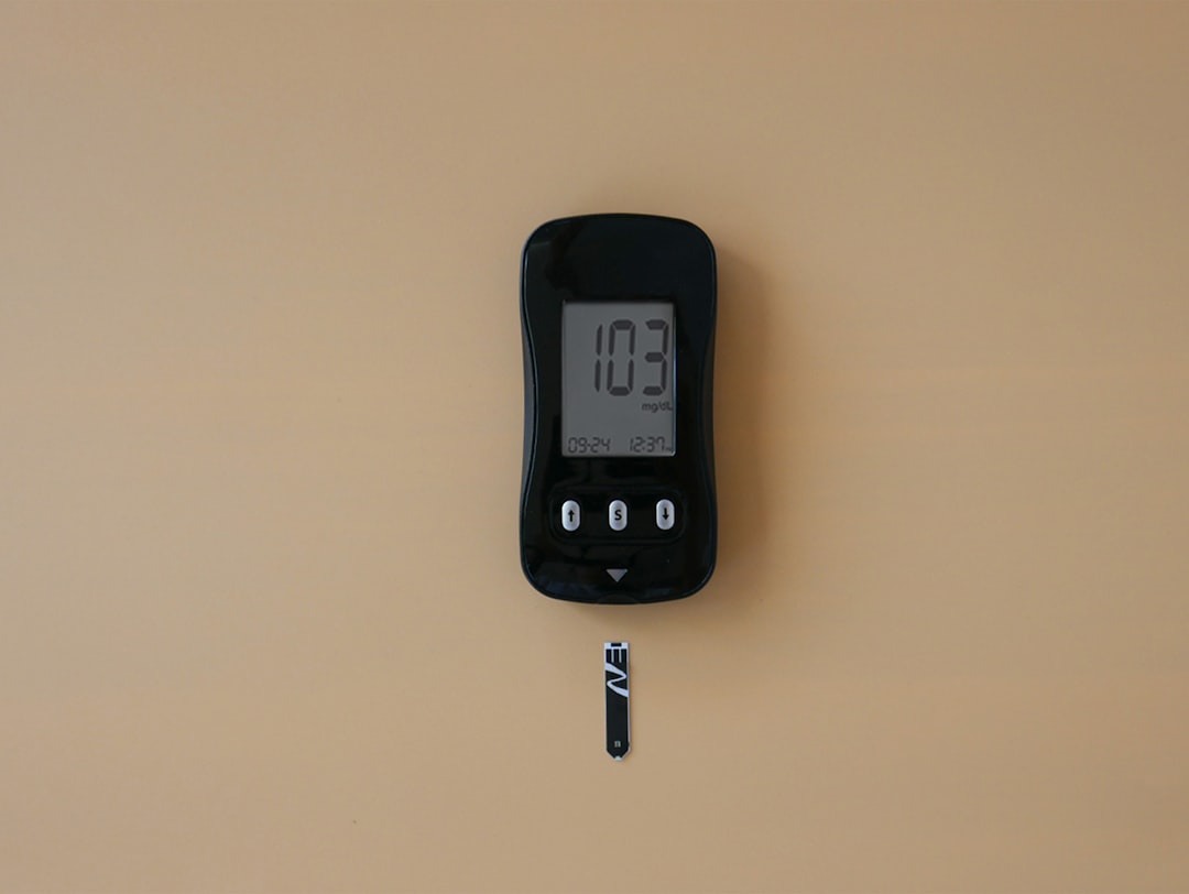 Termostato digital para controlar la temperatura y optimizar el consumo de aire acondicionado con tarifa plana